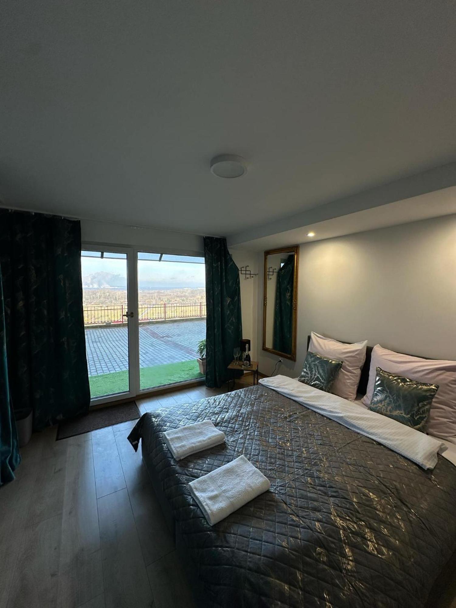 Apartament Bena Ze Zjawiskowym Tarasem Widokowym Chełmno Buitenkant foto